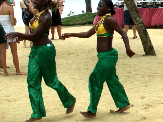 Cómo bailar reggae: aprende los movimientos básicos y ritmos